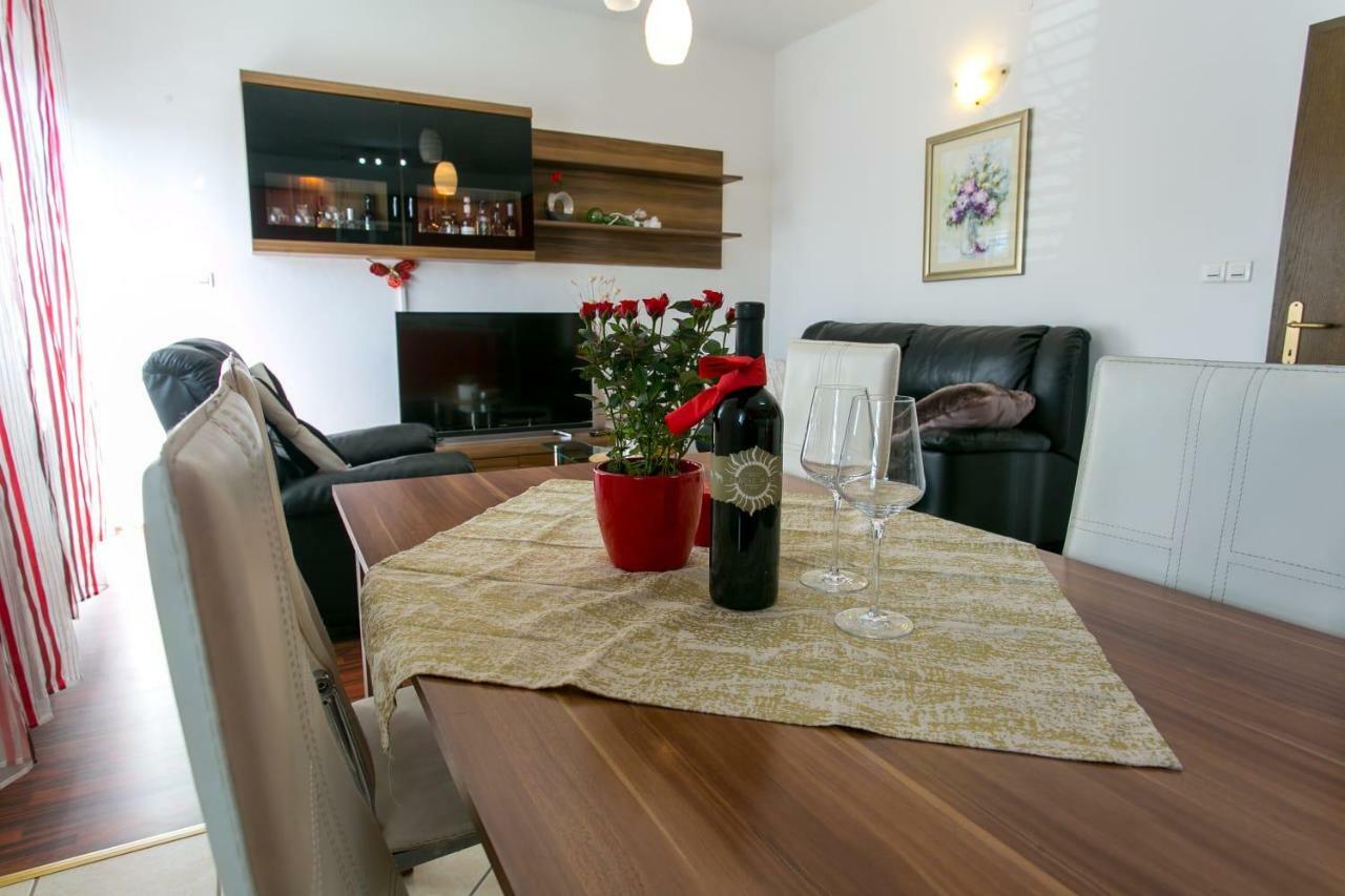 Apartman Antea Apartment Kastel Stari Bagian luar foto