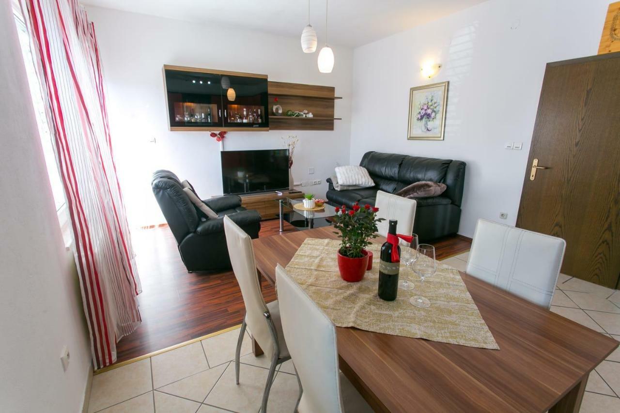 Apartman Antea Apartment Kastel Stari Bagian luar foto